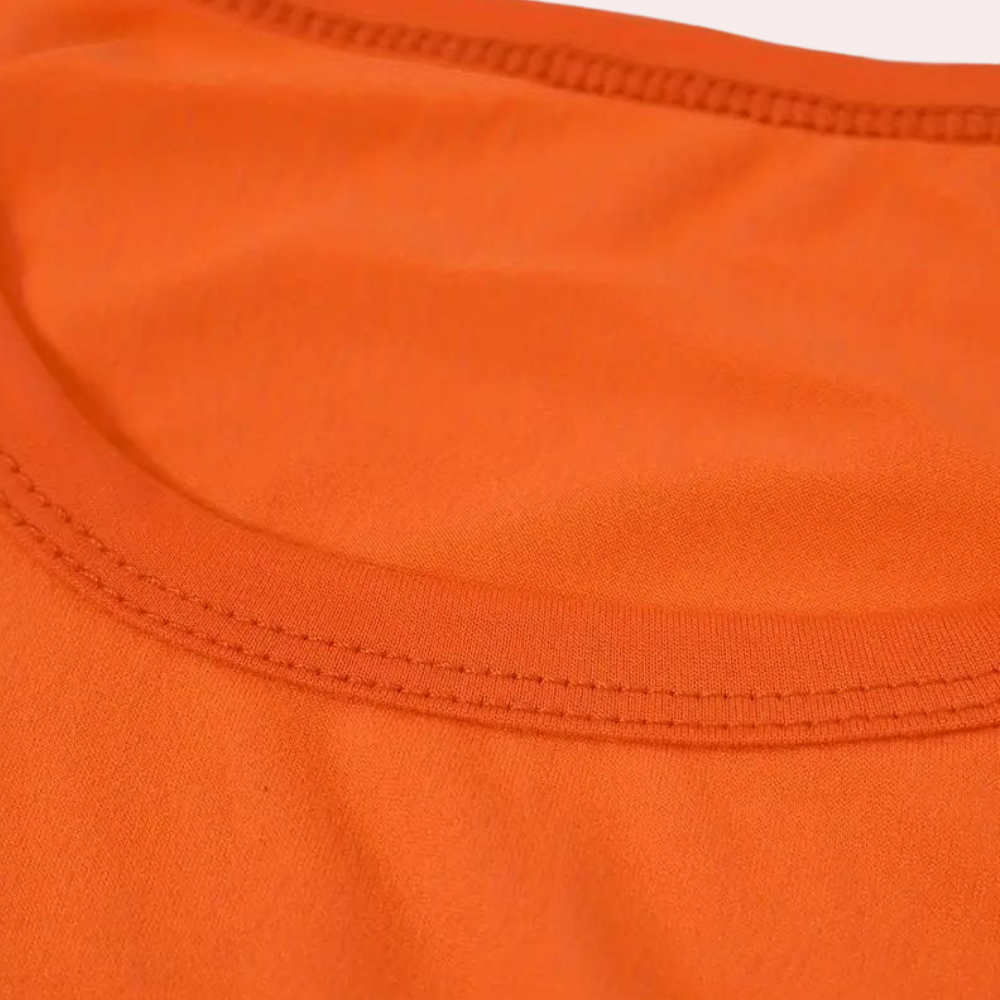 T-shirt orange uni élégant pour un look joyeux