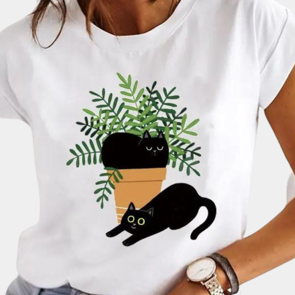 Chic summer t-shirt for women in a trendy style