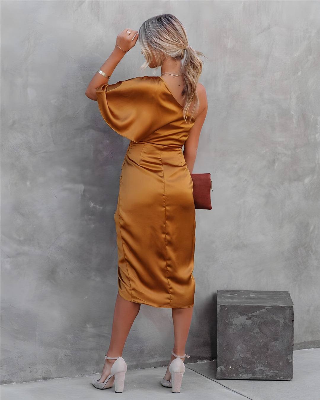 Robe midi élégante à une épaule pour femmes par Honey