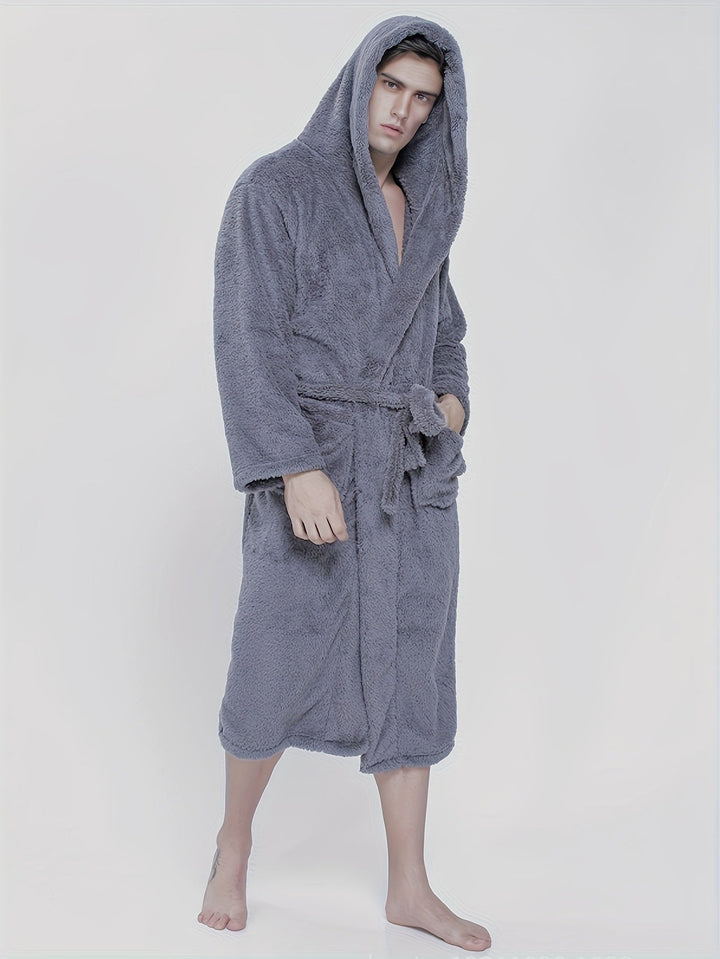 Daan | Robe de chambre de luxe pour homme : un style chaud et doux dans une couleur unie sophistiquée