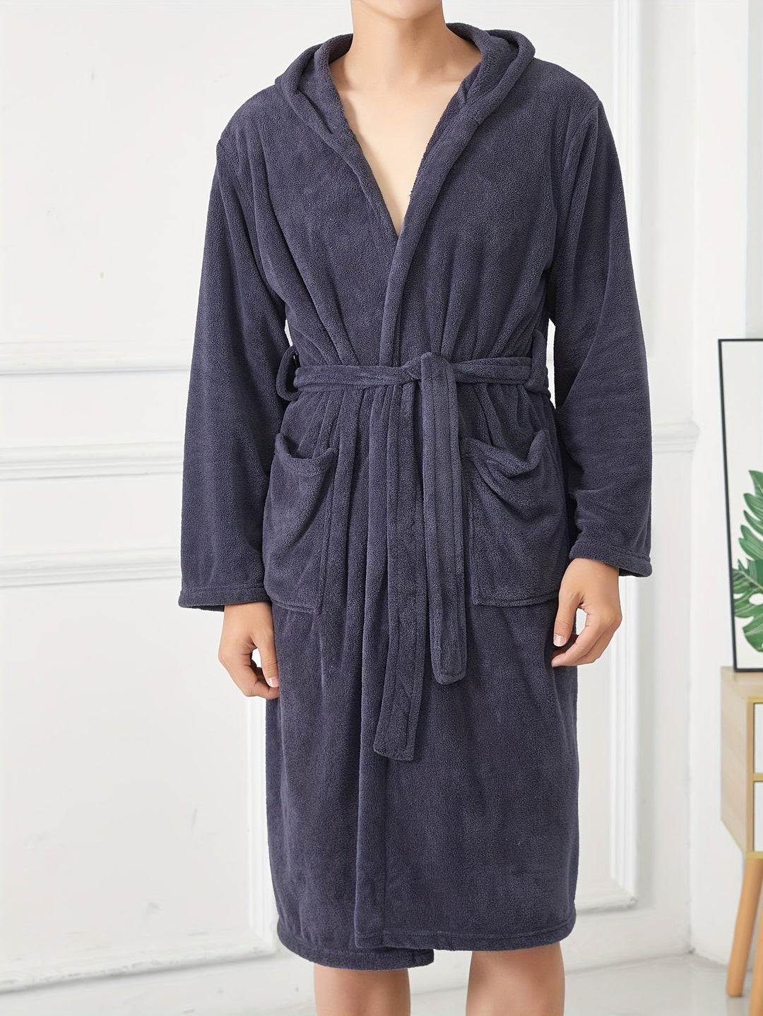 Daan | Robe de chambre de luxe pour homme : un style chaud et doux dans une couleur unie sophistiquée